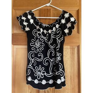 Lauren Michelle Black & White Embroidered Appliqué Short Sleeve Top Women’s Sz S